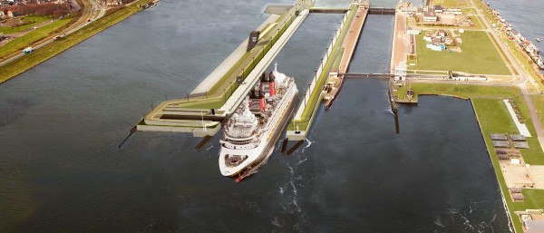 The sea locks of IJmuiden make it possible for huge container ships to reach Amsterdam.