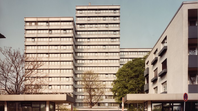 Entrance of KfW's main building in Frankfurt