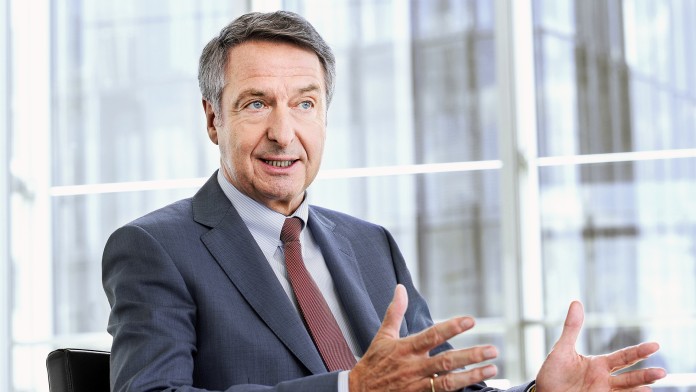 Dr Ulrich Schröder (Chief Executive Officer)