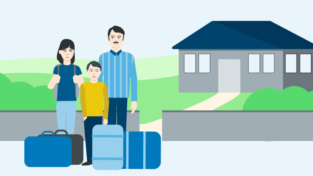 Illustration mit einer Familie bestehend aus einem Mann, einer Frau und einem Kind, die mit Koffern vor einem Haus stehen