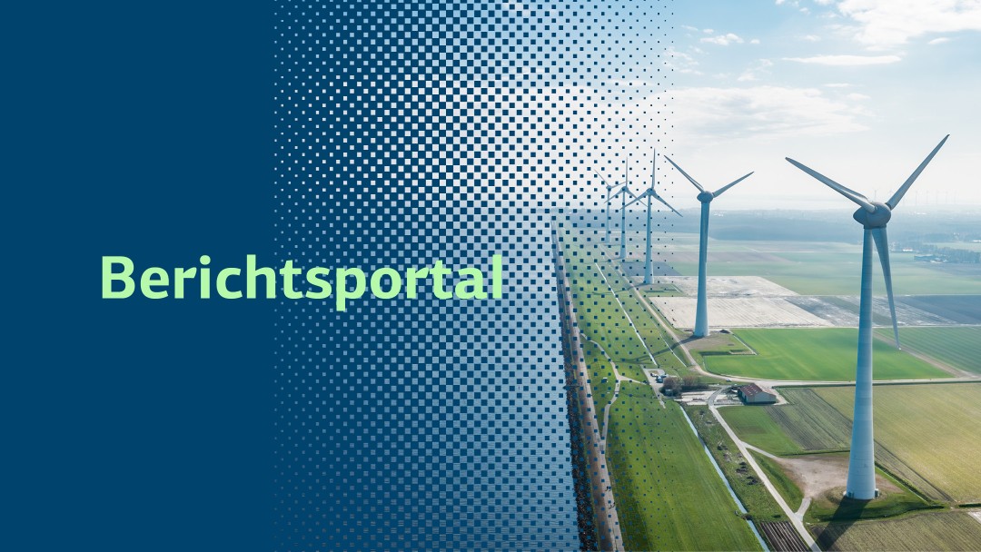 Windräder an einer Küste, daneben das Meer. Auf dem Bild die Überschrift Berichtsportal