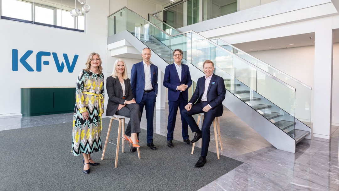 Gruppenbild der Vorstandsmitglieder. Von links nach rechts: Christiane Laibach, Melanie Kehr, Bernd Loewen, Stefan B. Wintels, Stefan Peiß