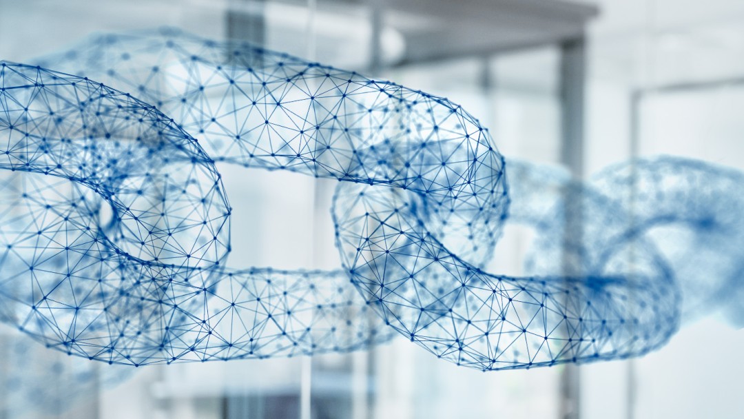 Abstrakte Blockchain-Visualisierung in einem modernen Büro.