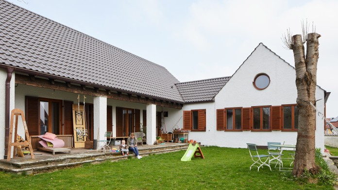 Restaurierung eines ländlichen, architektonisch wertvollen Einfamilienhauses in Dorfen, KfW Award Bauen und Wohnen 2017