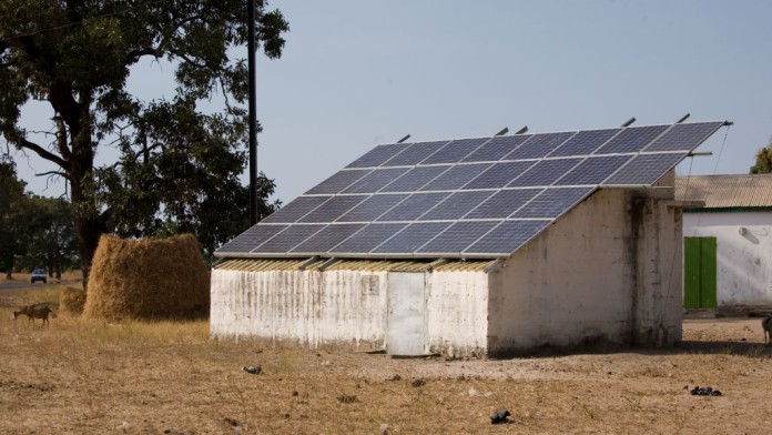 hut with solar-pannel-roof