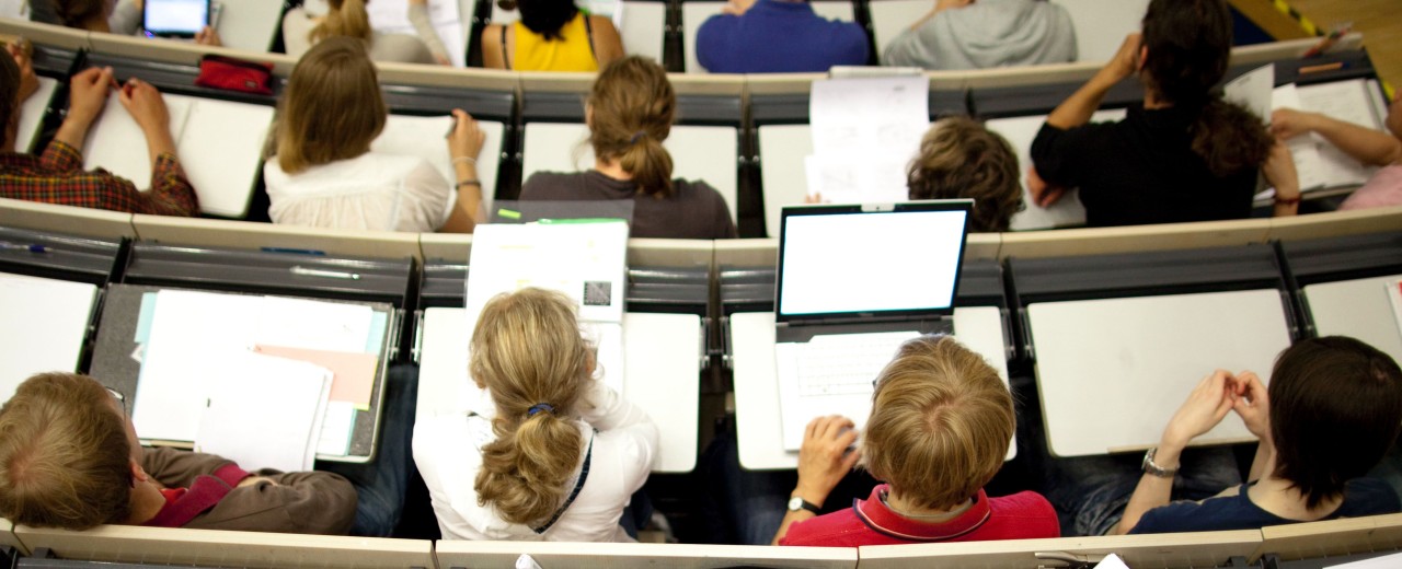 Studierende im Hörsaal