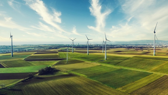 Großer Windpark auf dem land