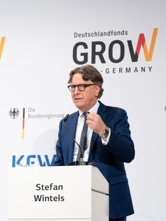 Stefan Wintels während der Pressekonferenz des Deutschlandfonds