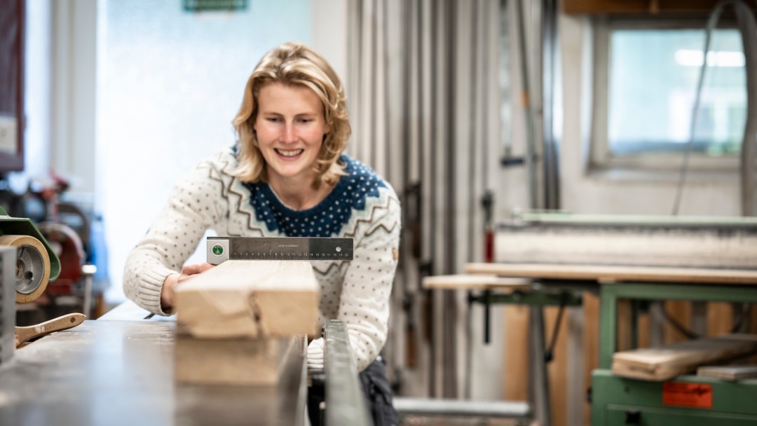 Britta Kersten in ihrer Werkstatt