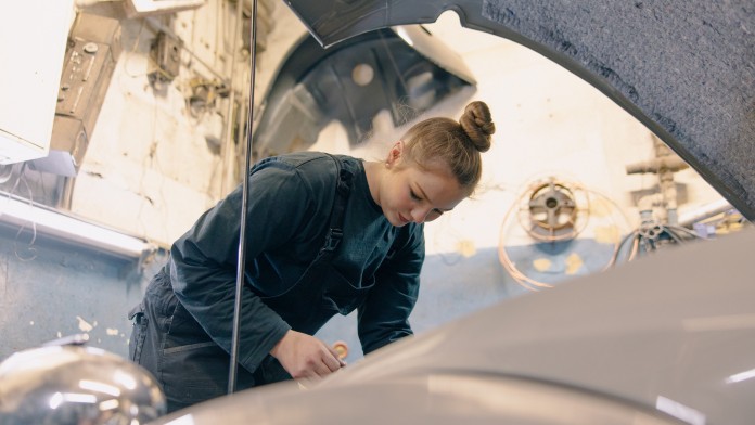 Matilda Magerl in ihrer Werkstatt