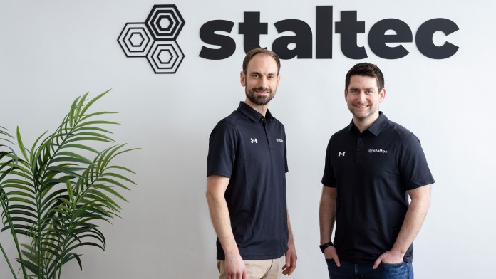 Die Gründer des Start-ups staltec in ihrem Büro in Meerbush