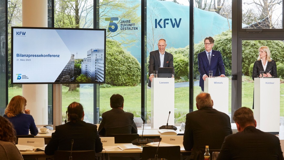 Bernd Loewen, Stefan Wintels and Verena Köttker at the press conference