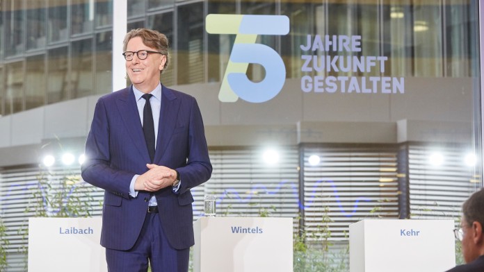 Der Vorstandsvorsitzende der KfW Stefan Wintels während der Jahresuftaktpressekonferenz am 31.01.2023 in der KfW-Niederlassung Frankfurt