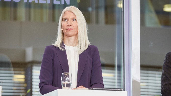 Die KfW-Vorständin Melanie Kehr während der Jahresuftaktpressekonferenz am 31.01.2023 in der KfW-Niederlassung Frankfurt
