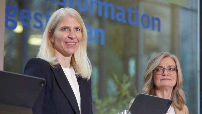 Die KfW-Vorständin Melanie Kehr während der Jahresauftakt Pressekonferenz 2024 der KfW