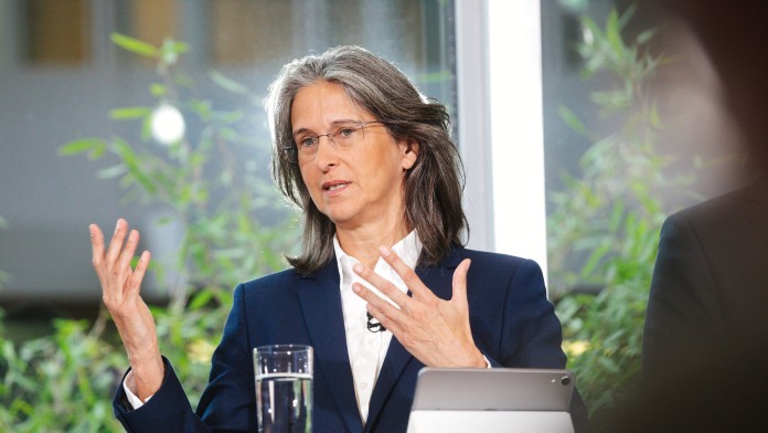 Katharina Herrmann, Vorstandsmitglied der KfW, während der Jahresauftakt-Pressekonferenz 2025 in Frankfurt