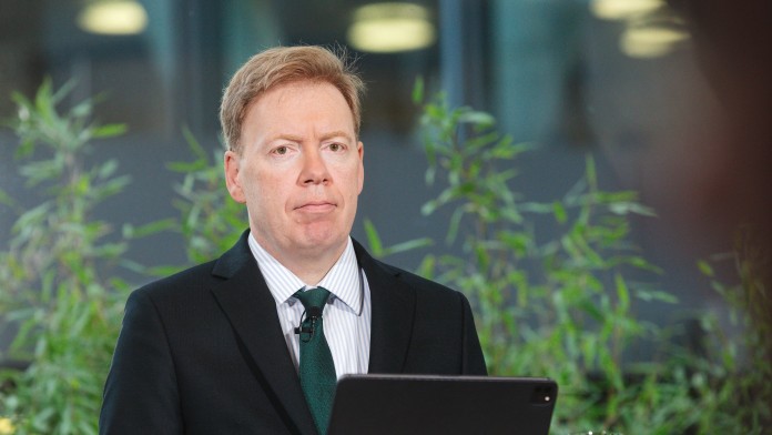 Stefan Peiß, Vorstandsmitglied der KfW, während der Jahresauftakt-Pressekonferenz 2025 in Frankfurt
