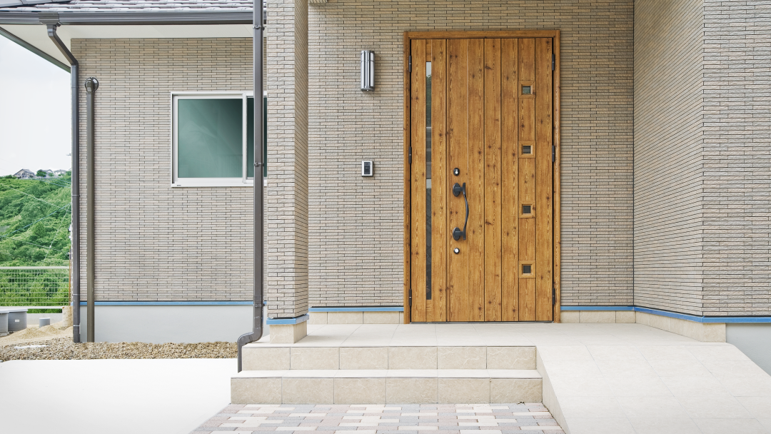 Kleines Einfamilienhaus mit barrierefreier Rampe