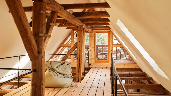Galerie im Dachgiebel
