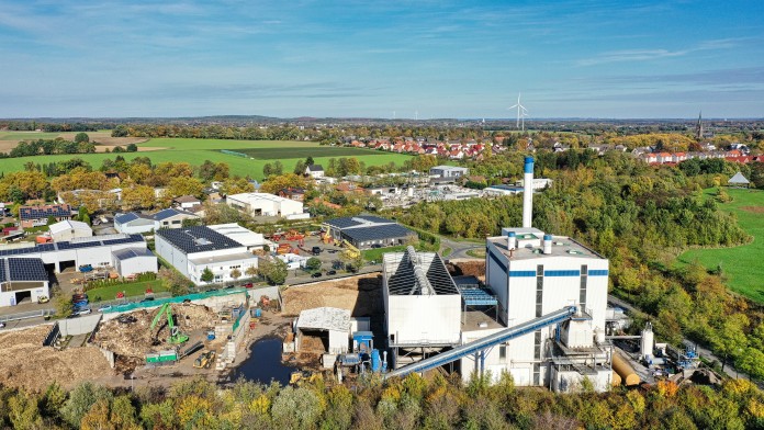 Blick von oben auf ein Biomassekraftwerk