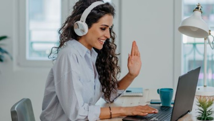 Teilnehmerin eines Online-Seminars.