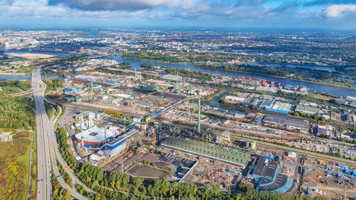 Luftbild vom Standort Hamburg der Aurubis AG