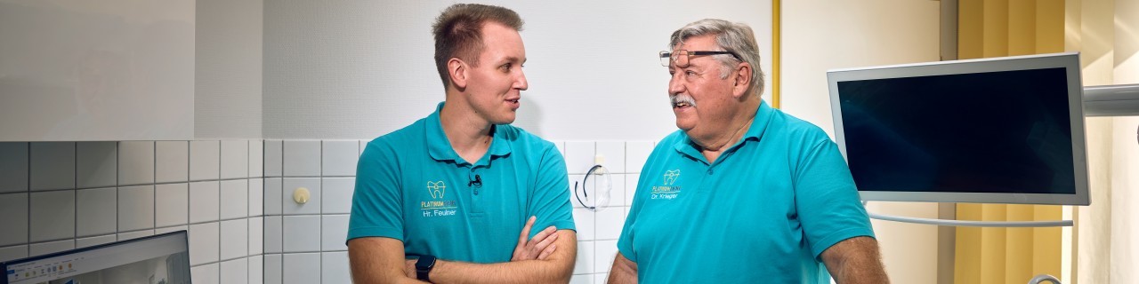 Michael Feulner und der Praxisgründer Dr. Franz Werner in der Arztpraxis