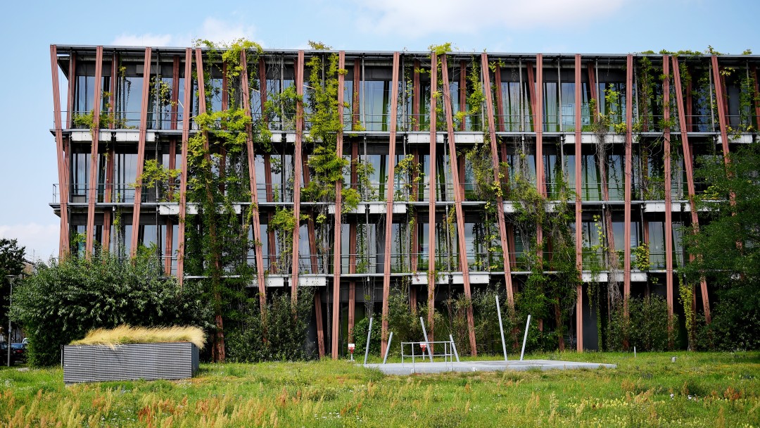 Fassade des Instituts für Physik der HU Berlin