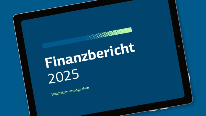Auf einem Tablet steht der Schriftzug: "Finanzbericht 2025. Wachstum ermöglichen"