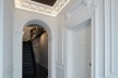 Schwarz-weiß: Das Treppenhaus wurde nur renoviert