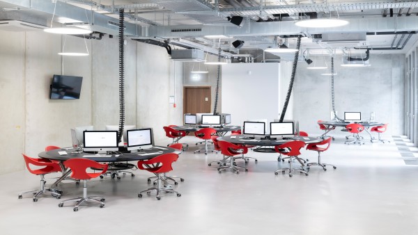Work places for children and young people at the Tumo-center in Berlin