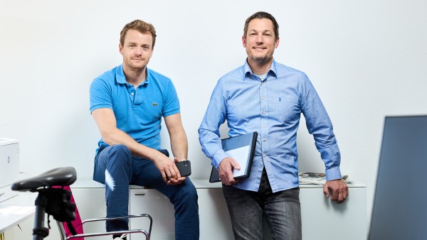Norbert Dinauer (r.), PhD, Chief Operations Officer and Florian Vogel (L.), Chief Commercial Officer of Myr Pharmaceuticals GmbH