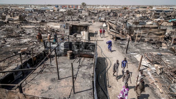 Menschen auf der Straße in Südsudan