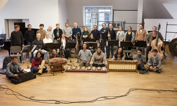 Gruppenfoto vom Ensemble Modern