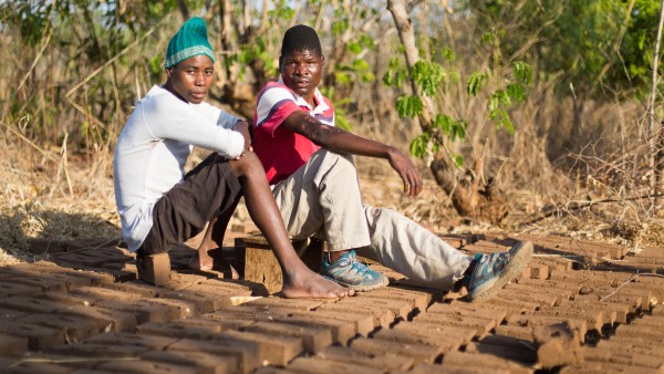 Mose Steven und sein Bruder sind Teilnehmer des Social Cash Transfer Programme