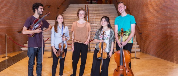 European Union Youth Orchestra (EUYO) Gruppenfoto der fünf Interviewpartner