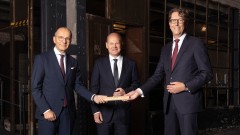 Change at KfW CEO from Dr Günther Bräunig to Stefan Wintels in the presence of Federal Minister of Finance Olaf Scholz