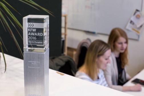 Preis vom KfW-Award Gründerchampion im Büro von Betterspace