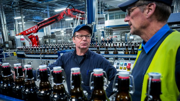 Fließband der Flensburger Brauerei