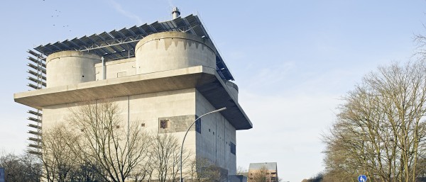 Bunker in Wilhelmsburg am Tag
