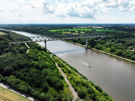 Brücke über den Nord-Ostsee-Kanal