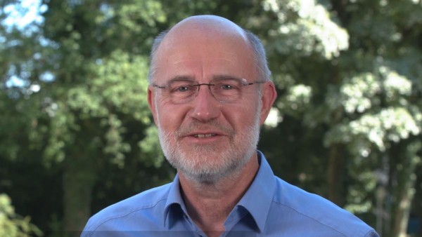 Porträt von Professor Harald Lesch, Physiker und Wissenschaftsjournalist