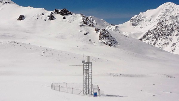 Monitoring station on a glacier