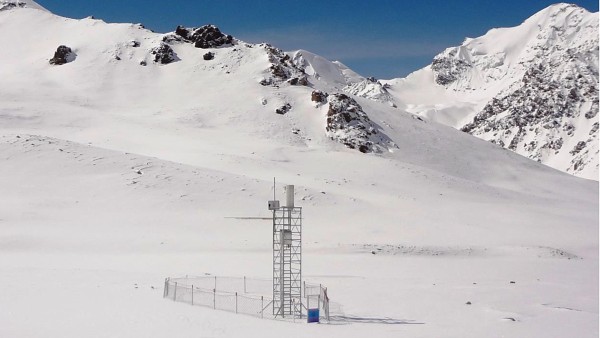 Messstation auf einem Gletscher