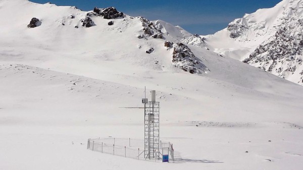 Monitoring station on a glacier