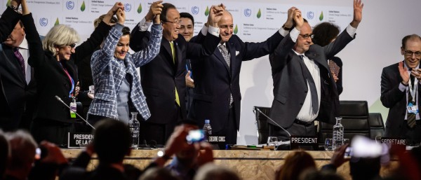 Gruppenbild mit den Beteiligten des Pariser Klimaabkommens.
