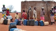Wasser ist in einigen Regionen Afrikas knapp
