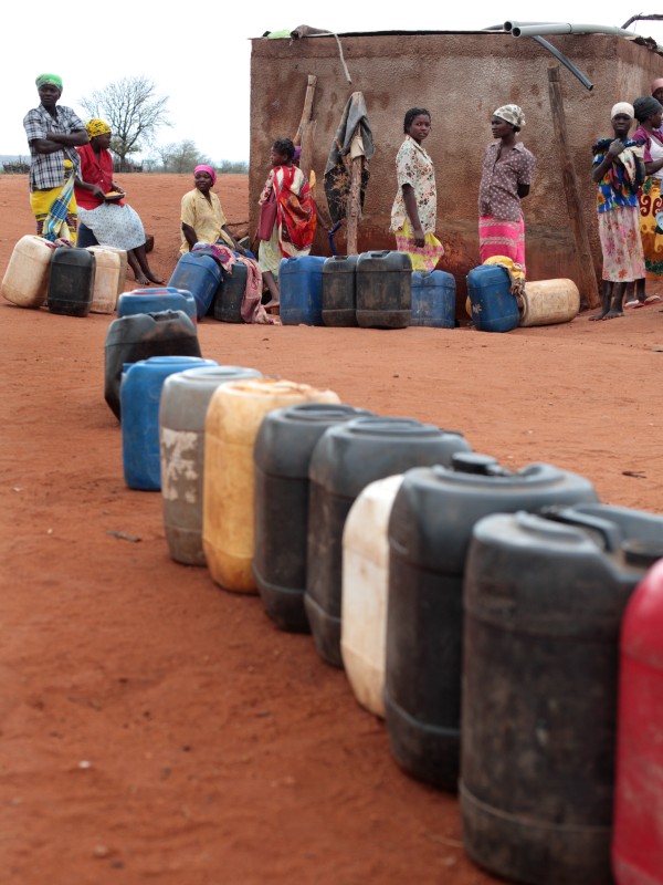 Wasser ist in einigen Regionen Afrikas knapp