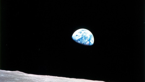 Earthrise picture