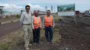 Engineers solar field Galapagos